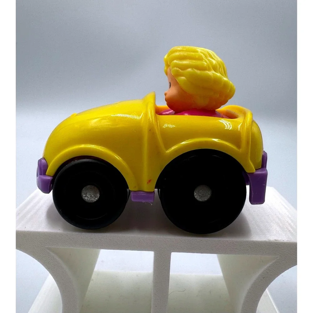 Fisher Price Little People Wheelies Yellow Convertible Car Blonde Girl Figure